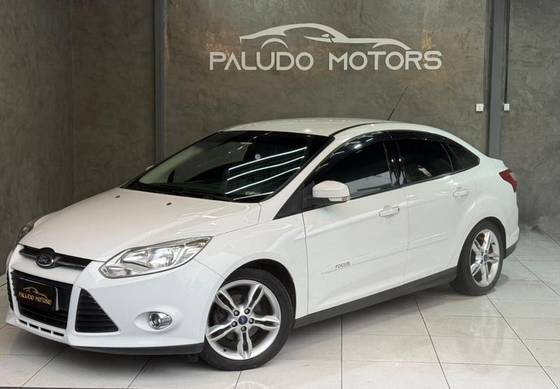 FORD FOCUS 2.0 SE 16V FLEX 4P POWERSHIFT FORD FOCUS 2.0 SE 16V FLEX 4P POWERSHIFT